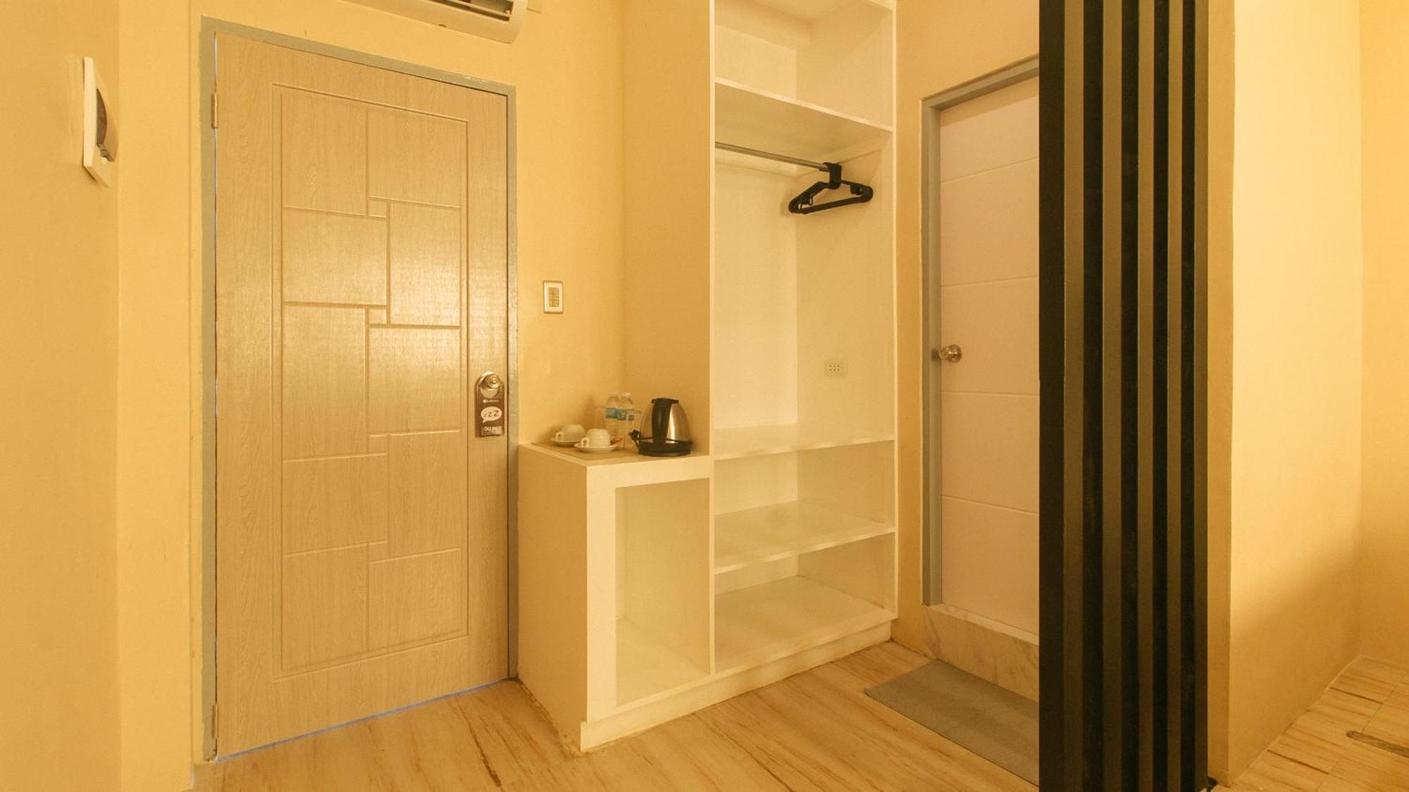 Reddoorz Plus At Seventy Five Inn Near Manila Airport Paranaque City Exterior photo