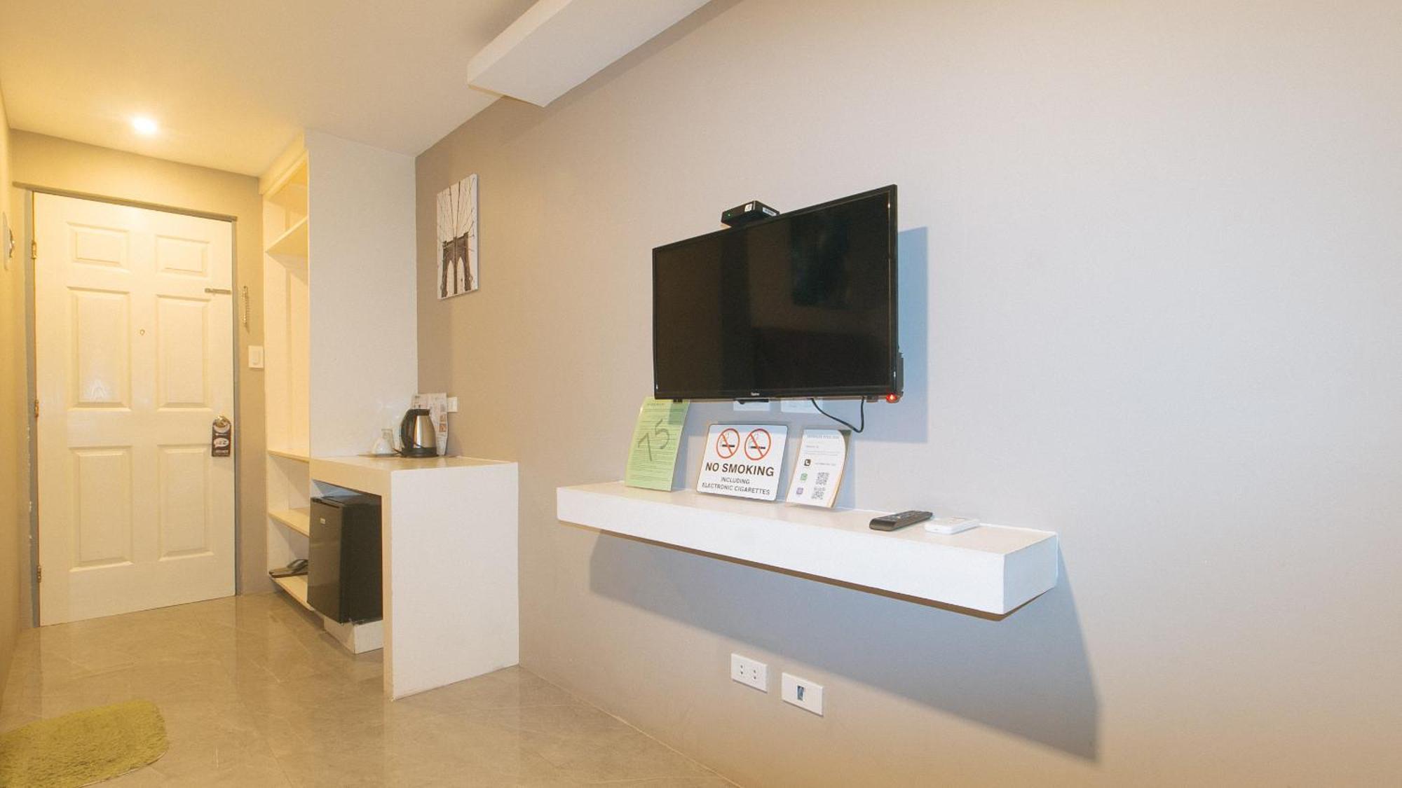 Reddoorz Plus At Seventy Five Inn Near Manila Airport Paranaque City Exterior photo